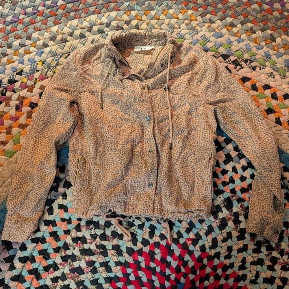 BKE leopard print button up shirt with hood Size S #leopardprint